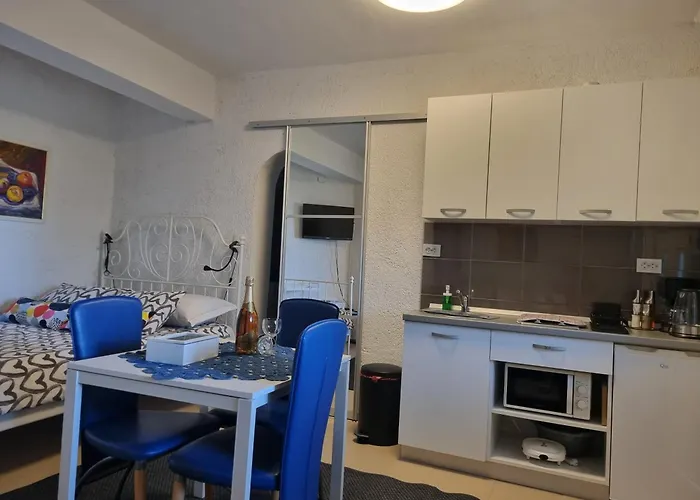 Apartments Dora