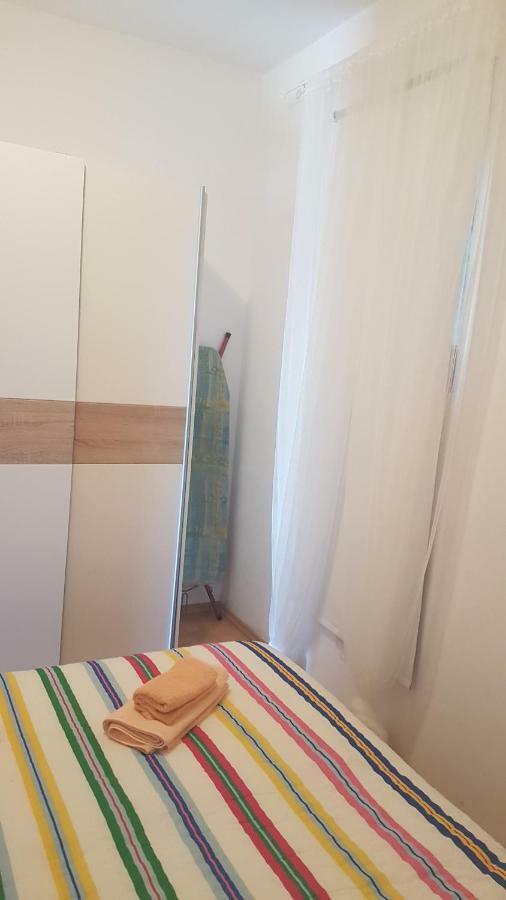 Dora Apartment *